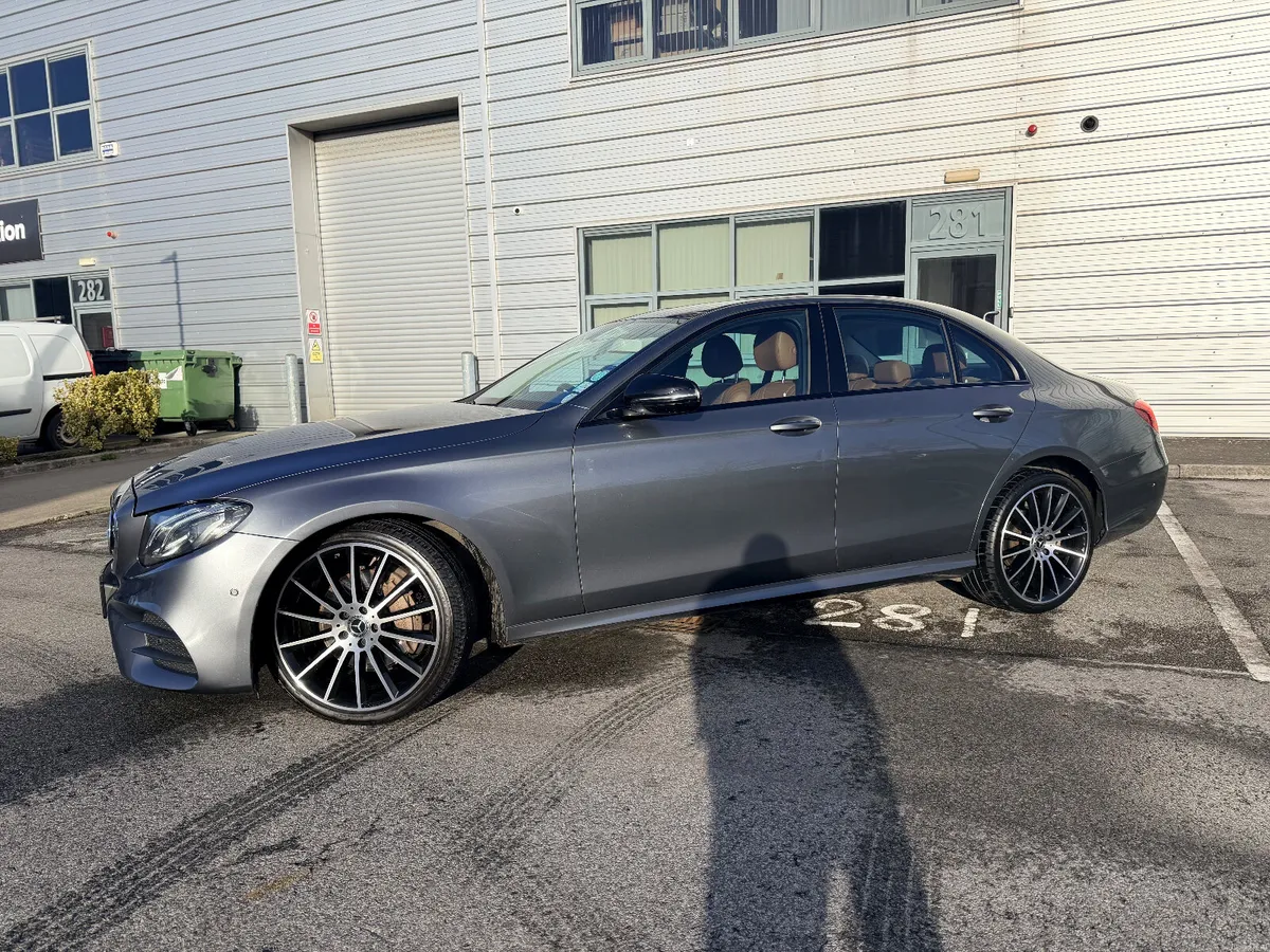 192 Mercedes-Benz E-Class E200 4 Matic Avantgarde. - Image 2
