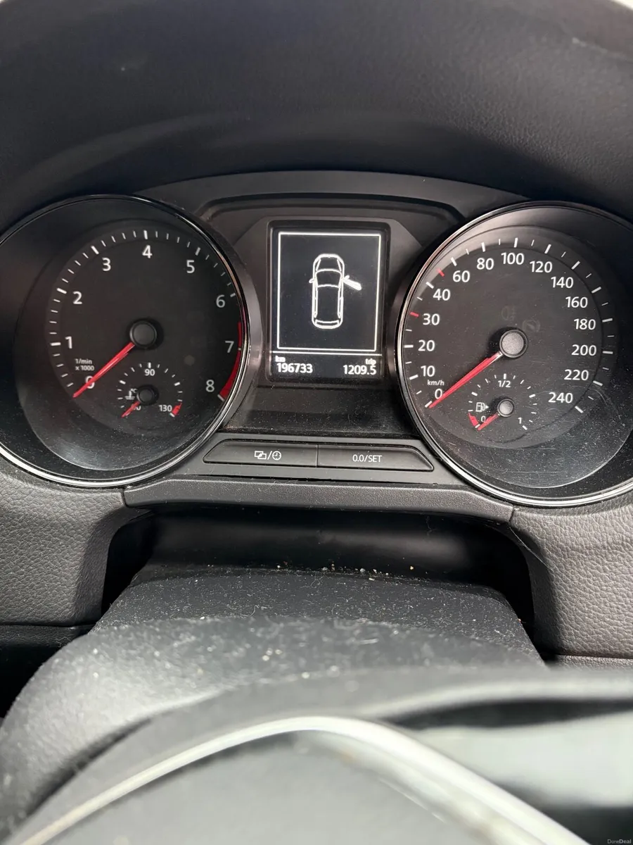 Volkswagen Polo 2016 - Image 2