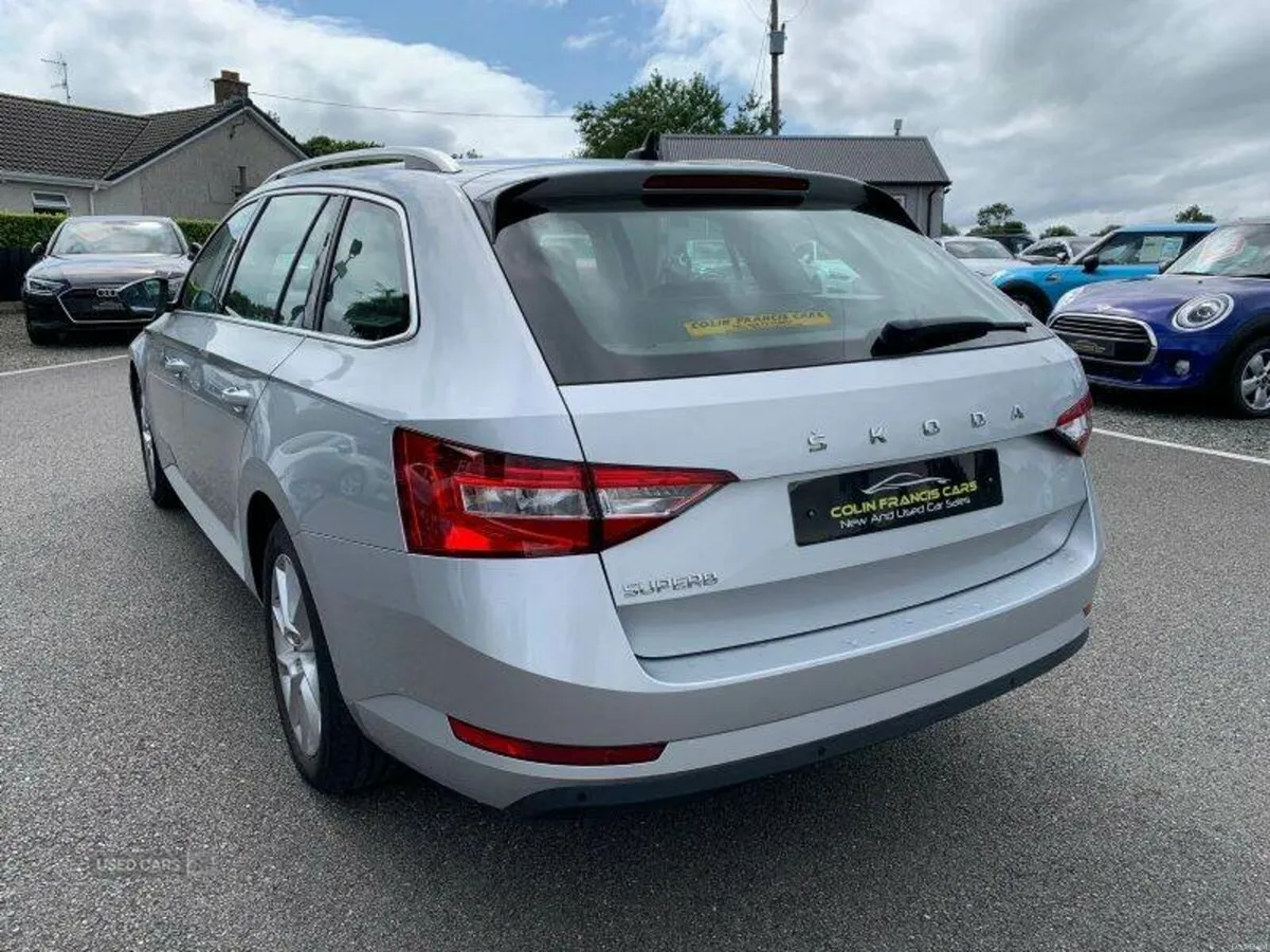 Skoda Superb 2.0TDI SE S-AUTO ESTATE - Image 4