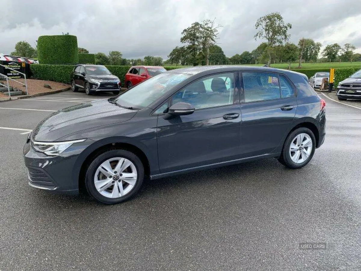 Volkswagen Golf Life - Image 2