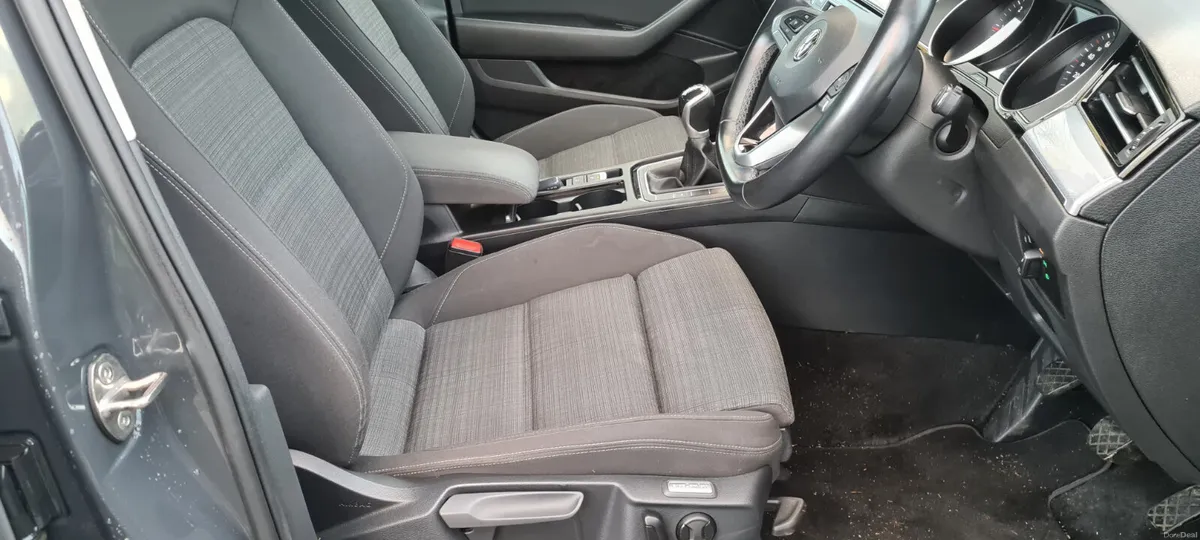 Volkswagen Passat 2020 - Image 5