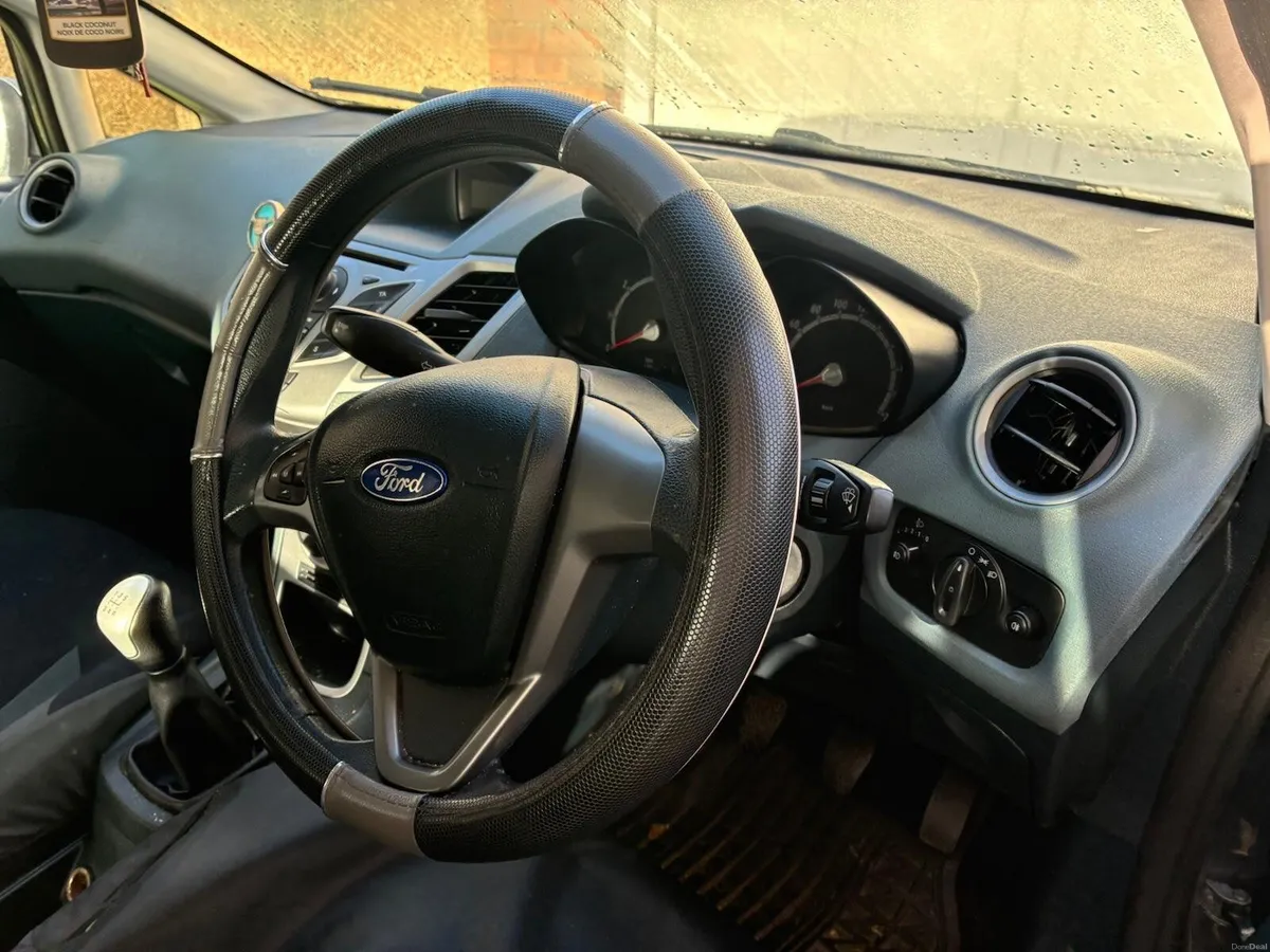 Ford Fiesta 2009 - Image 4
