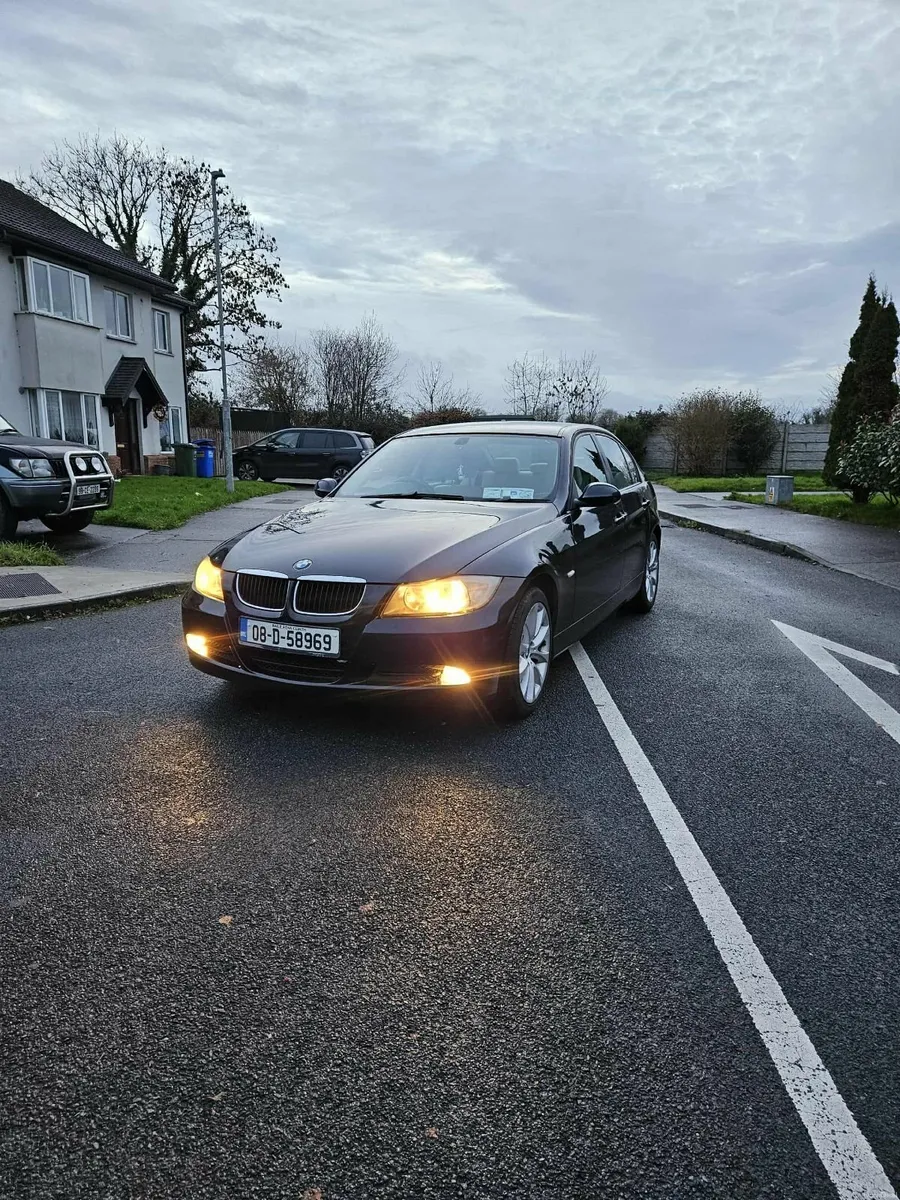 BMW E90 318d - Image 1