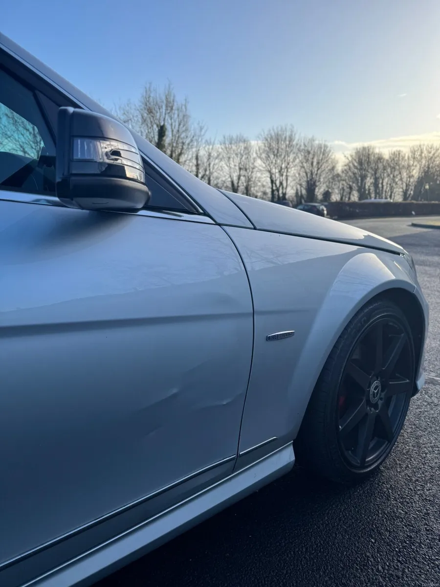 Mercedes-Benz C-Class 2011 - Image 3