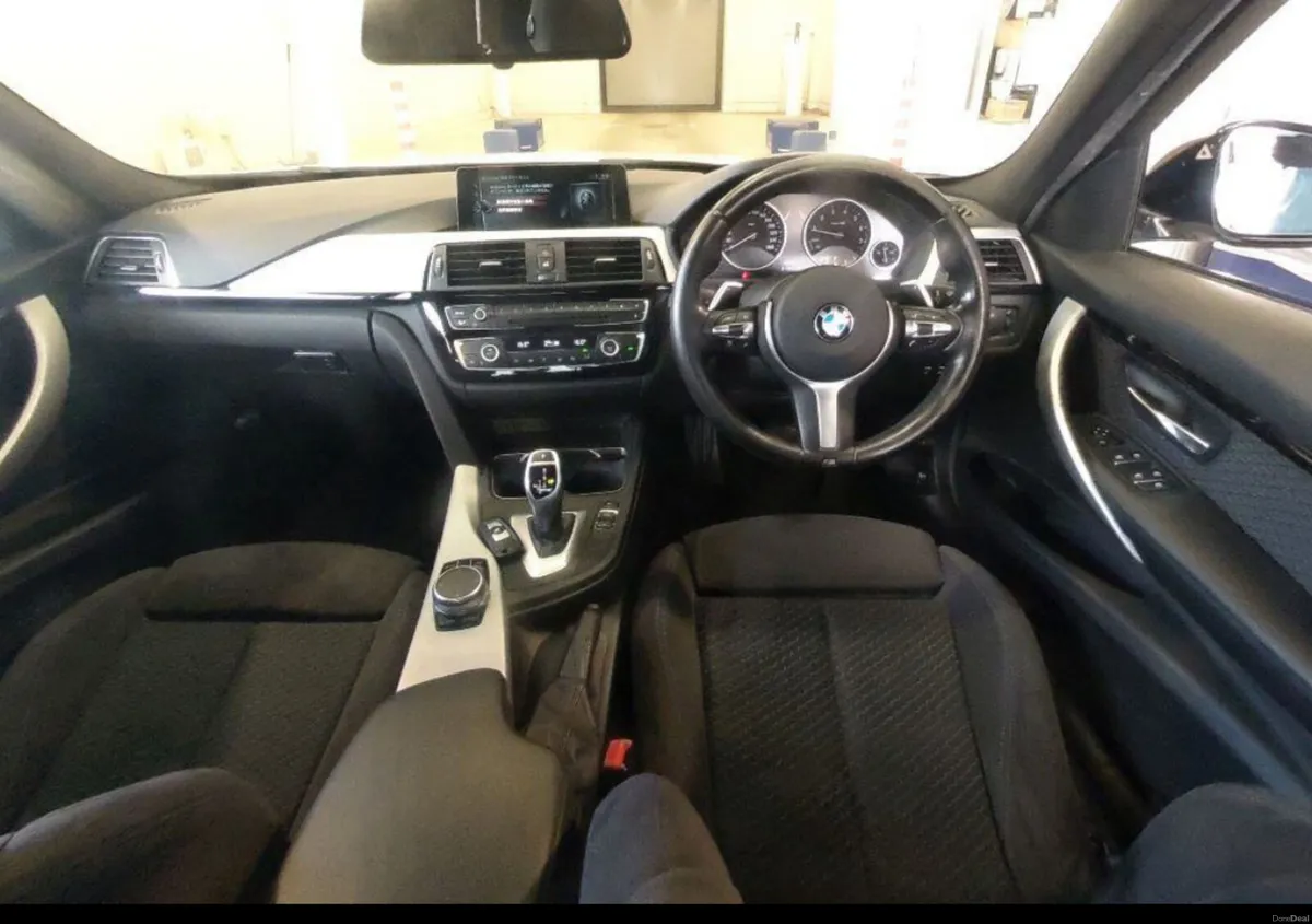 2017 BMW 3 SERIES 320i M-SPORT - Automatic - Image 4