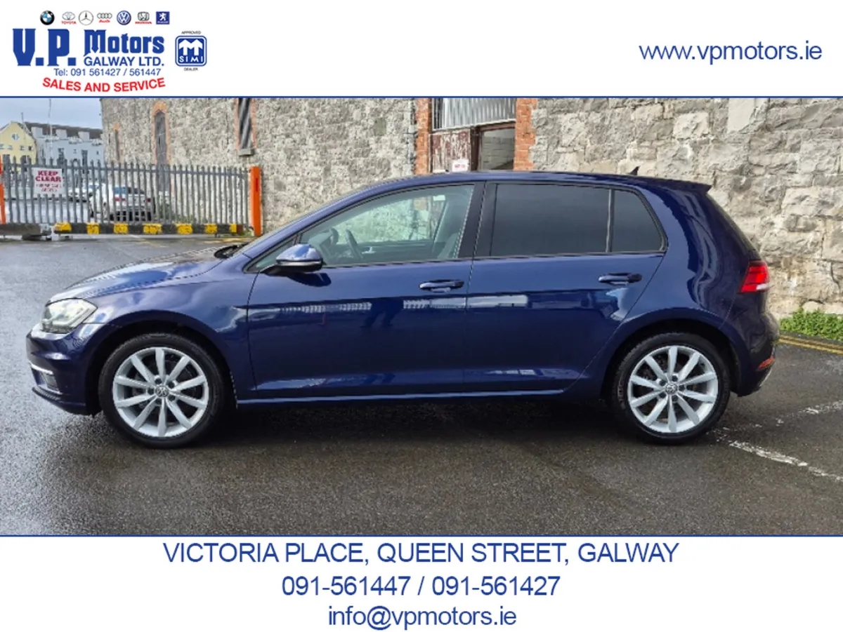 HIGH SPEC,REVERSE CAMERA,AUTO,1 OWNER. - Image 5