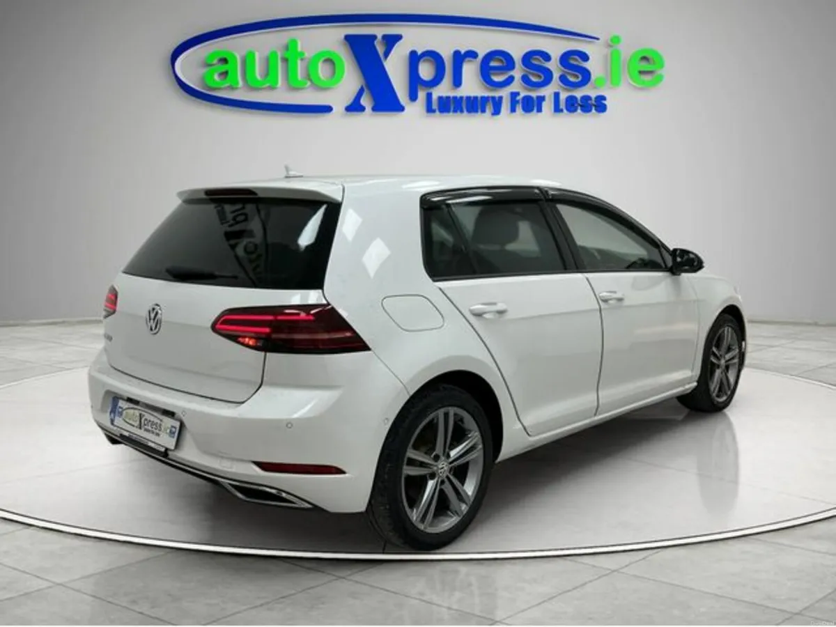 Volkswagen Golf 1.4 TSI Automatic, Reversing camer - Image 3