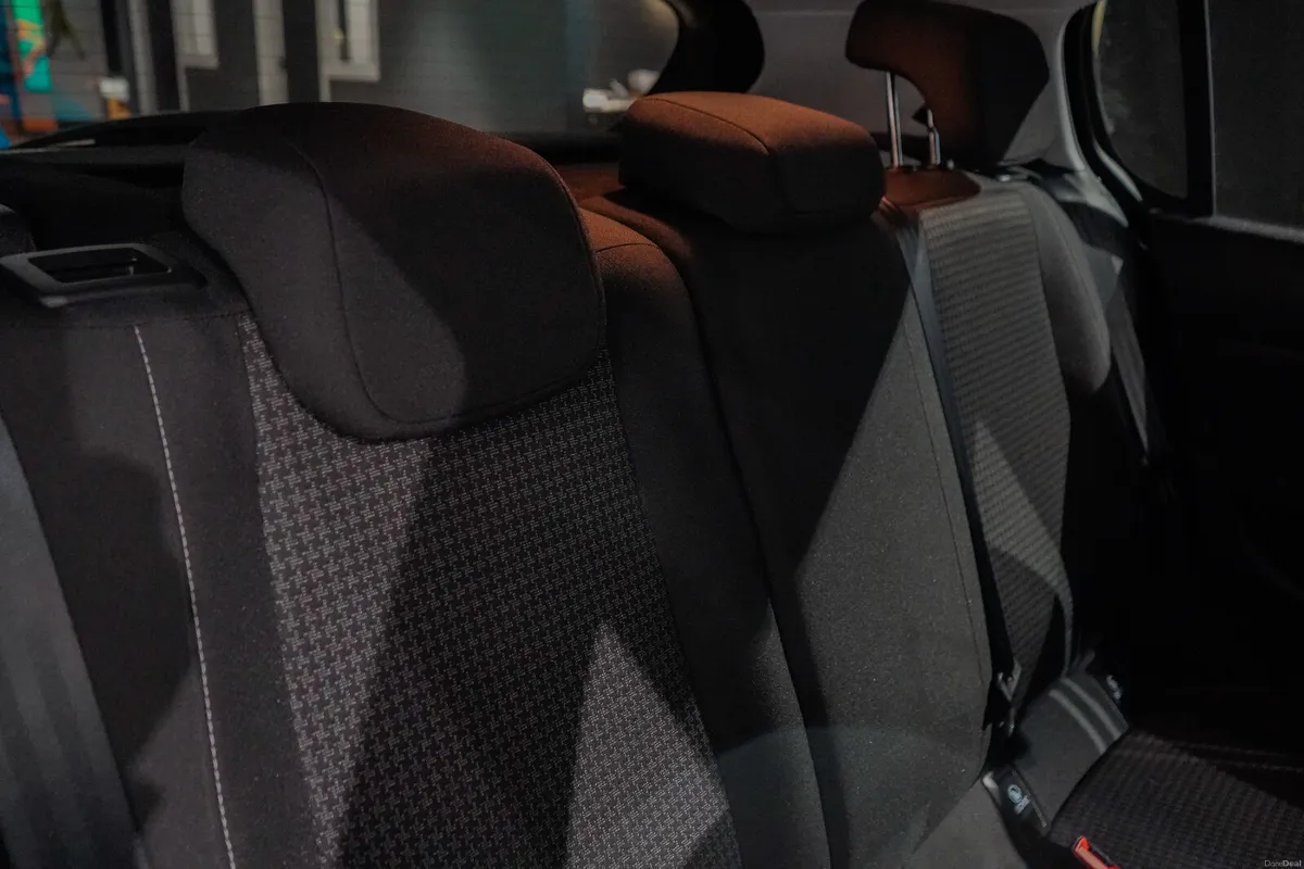 2020 Peugeot 308 Active 1.5 BlueHDi 100bhp - Image 2