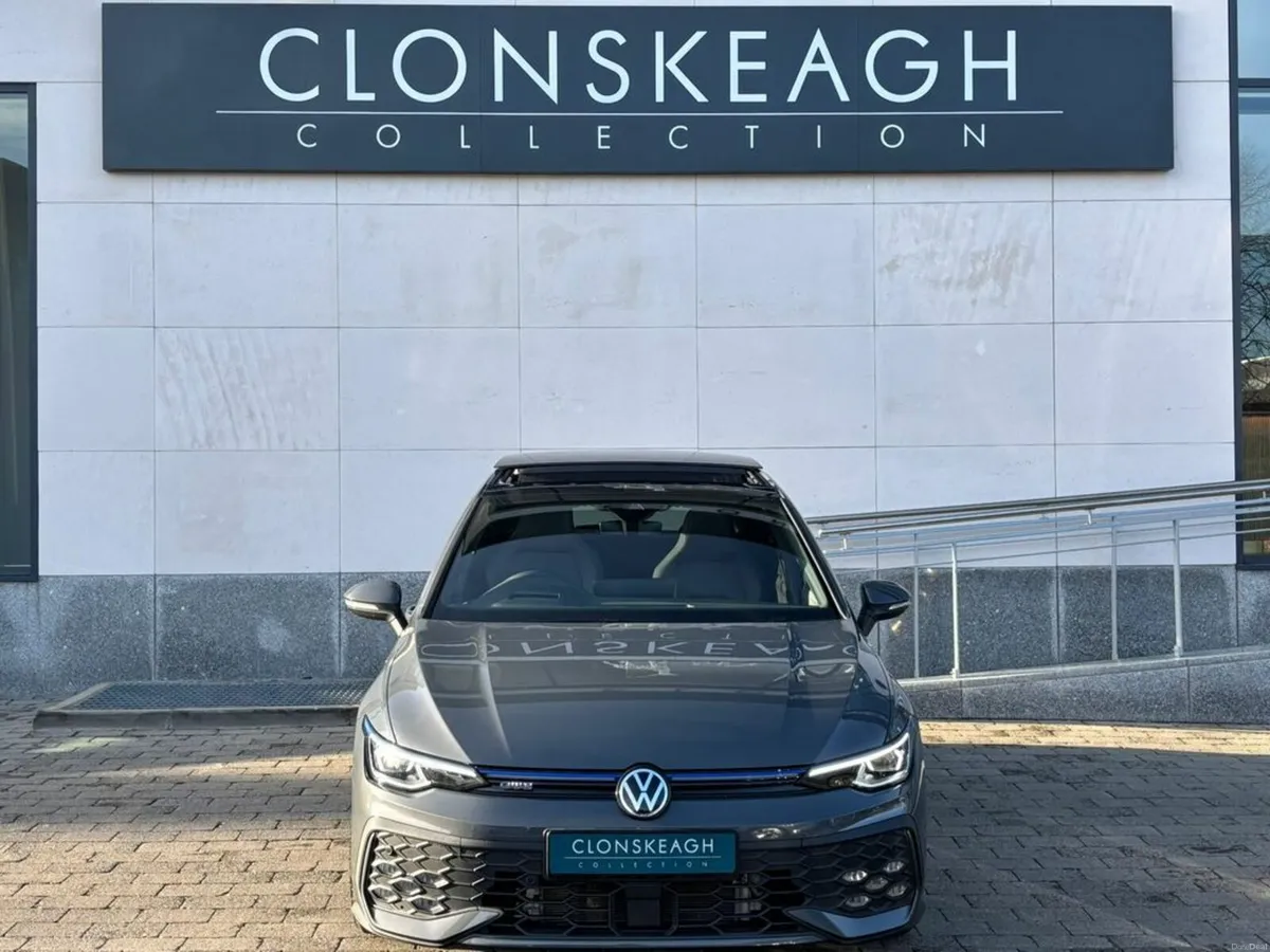 Volkswagen Golf GTE DSG PAN ROOF, NEW MODEL - Image 2