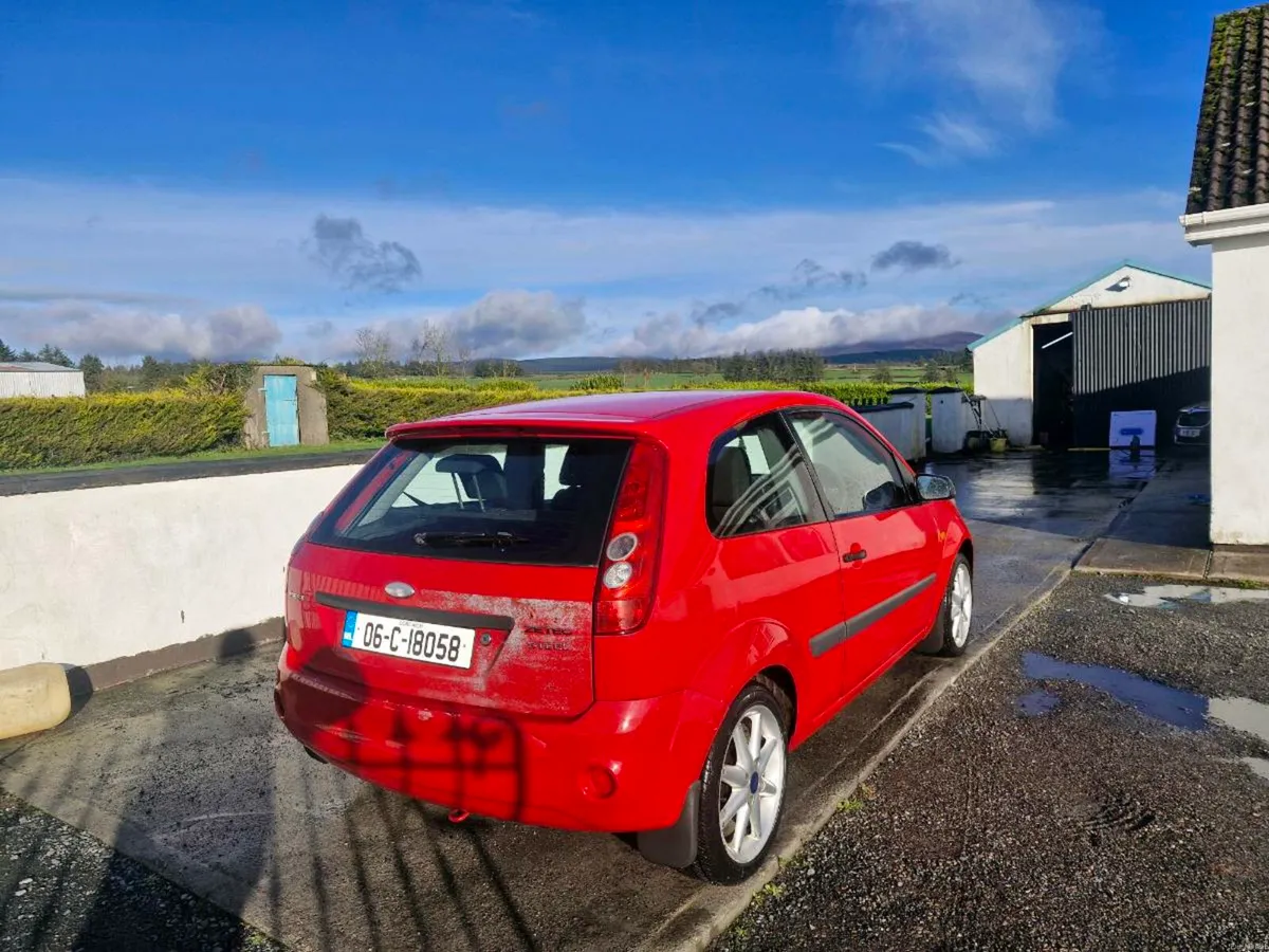 Ford Fiesta 2006 Petrol - Image 2