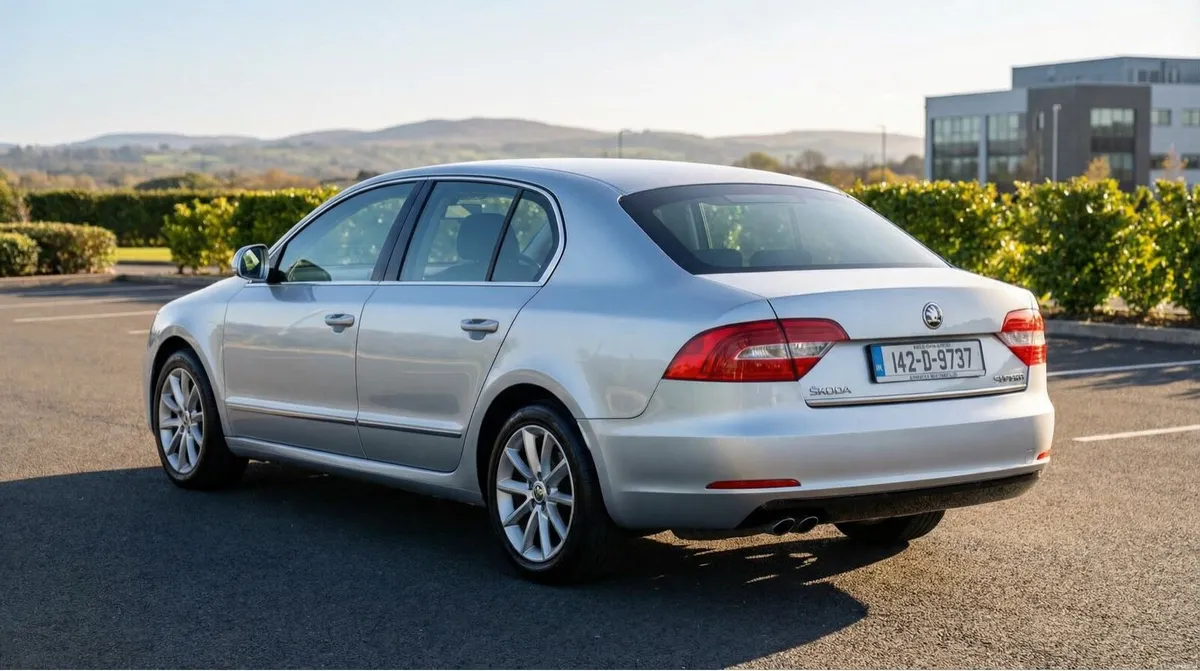 Skoda Superb Ambition 2.0 TDI DSG Auto - Image 2