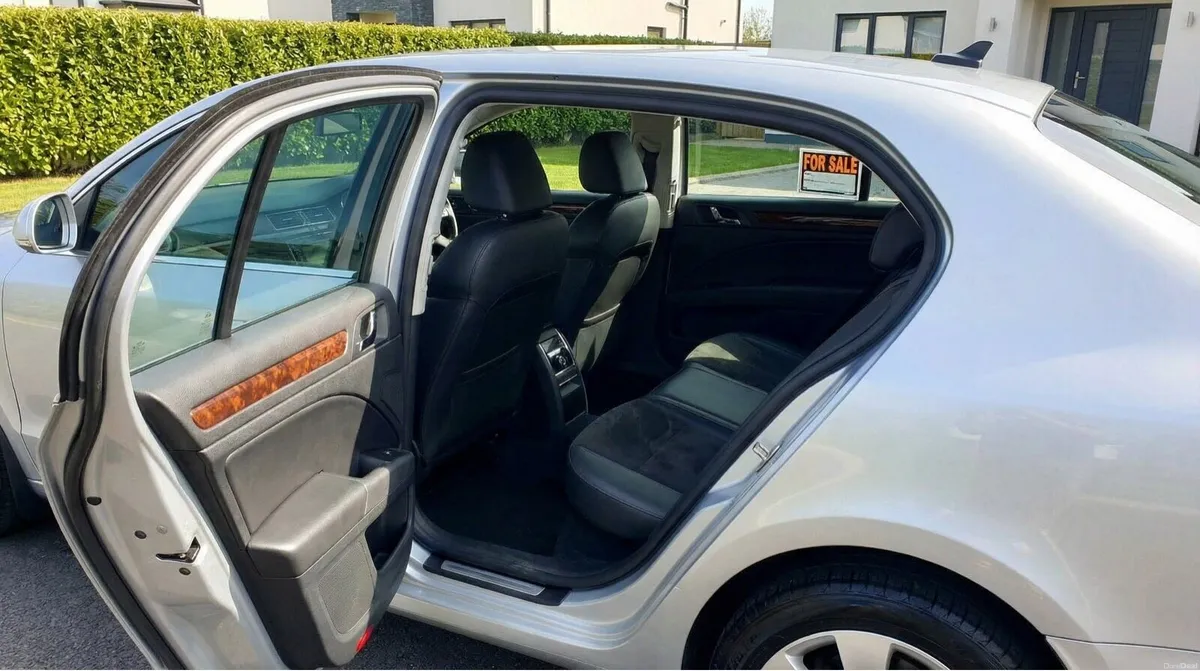 Skoda Superb Ambition 2.0 TDI DSG Auto - Image 3