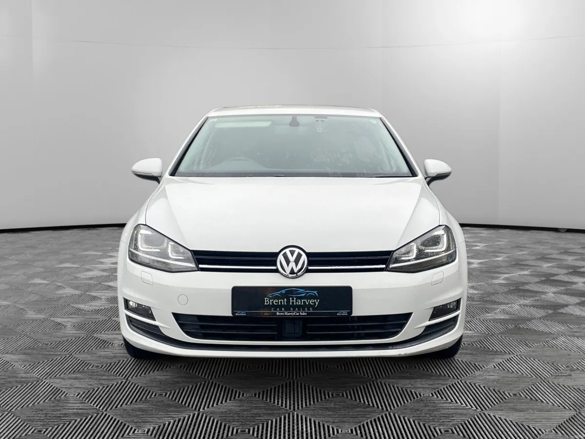 VW GOLF 2015 COMFORTLINE - *LOW KM* - Image 1