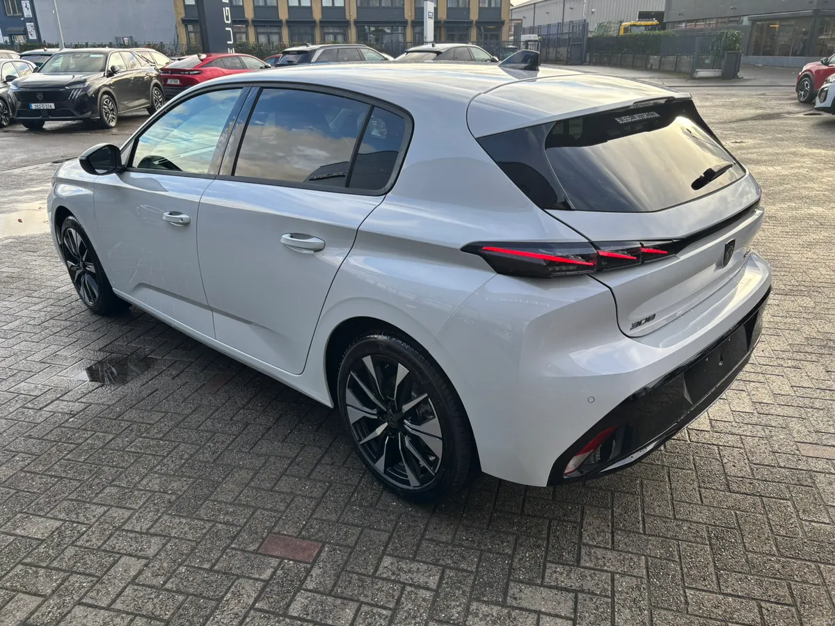 All new Peugeot 308 Allure hybrid - Image 6