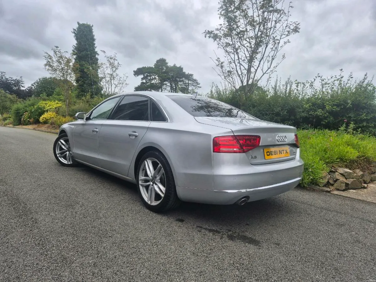 2012 audi a8 - Image 3