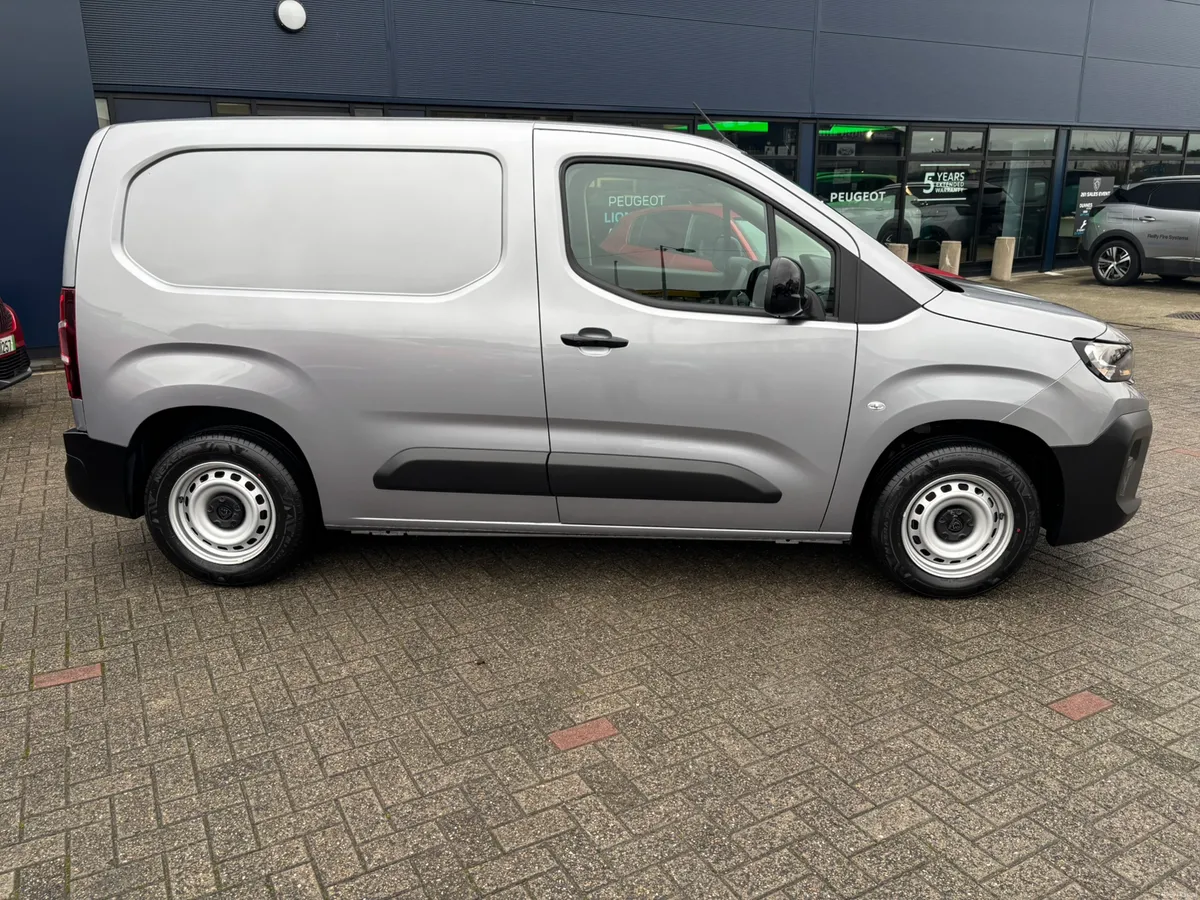 Pre reg Hi Spec Partner 2 seats - Image 3