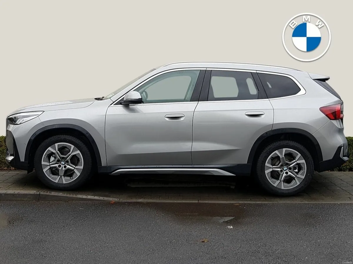 BMW iX1 eDrive20 xLine - Image 3