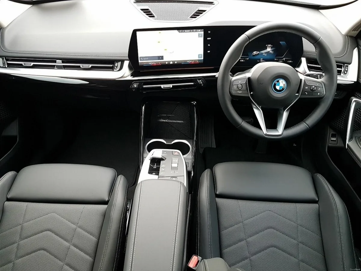BMW iX1  iX1 eDrive20 xLine - Image 4