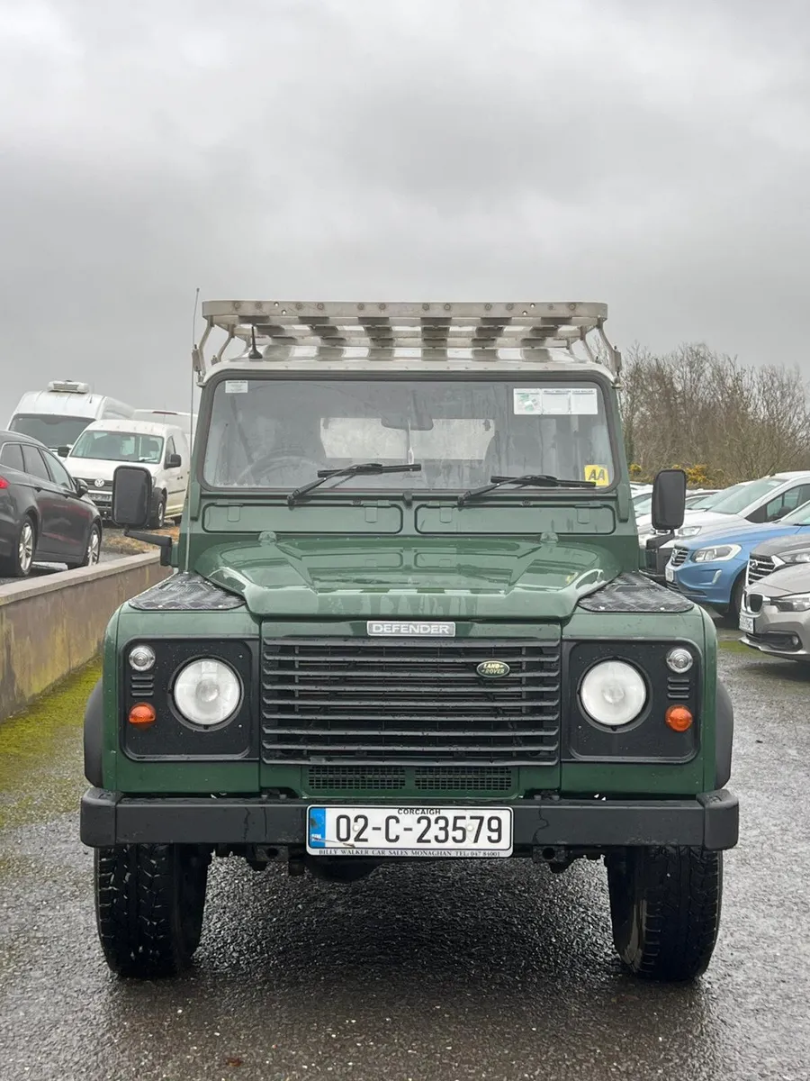 Land Rover Defender 2002 6 seater - Image 2
