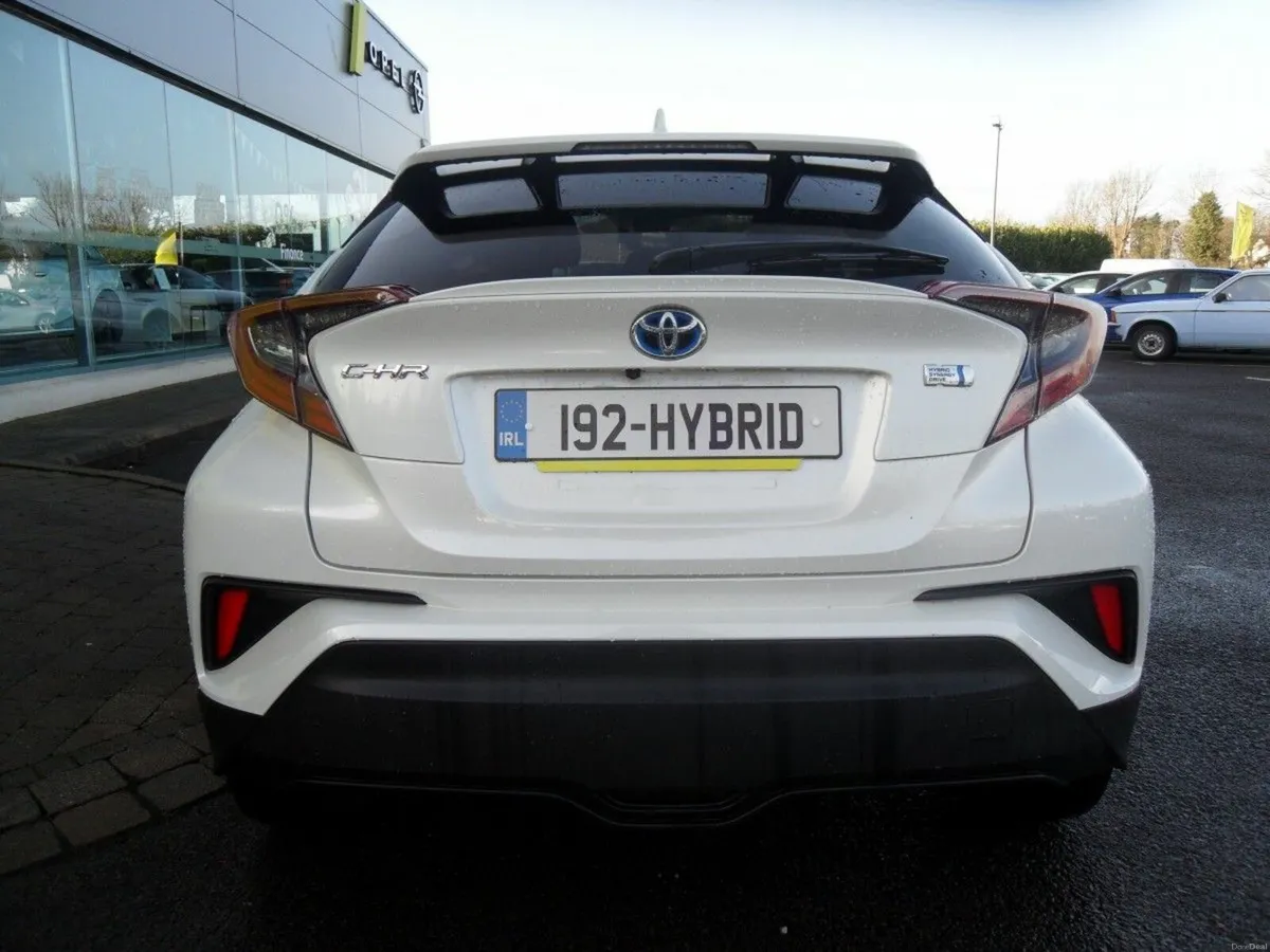 Toyota C-HR 1.8 - Image 2