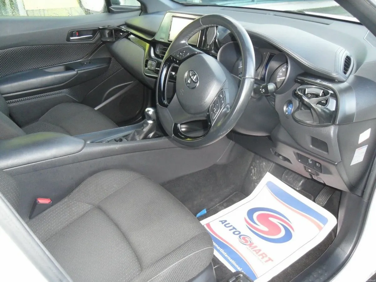 Toyota C-HR 2018 1.8 Petrol Hybrid Auto - Image 6