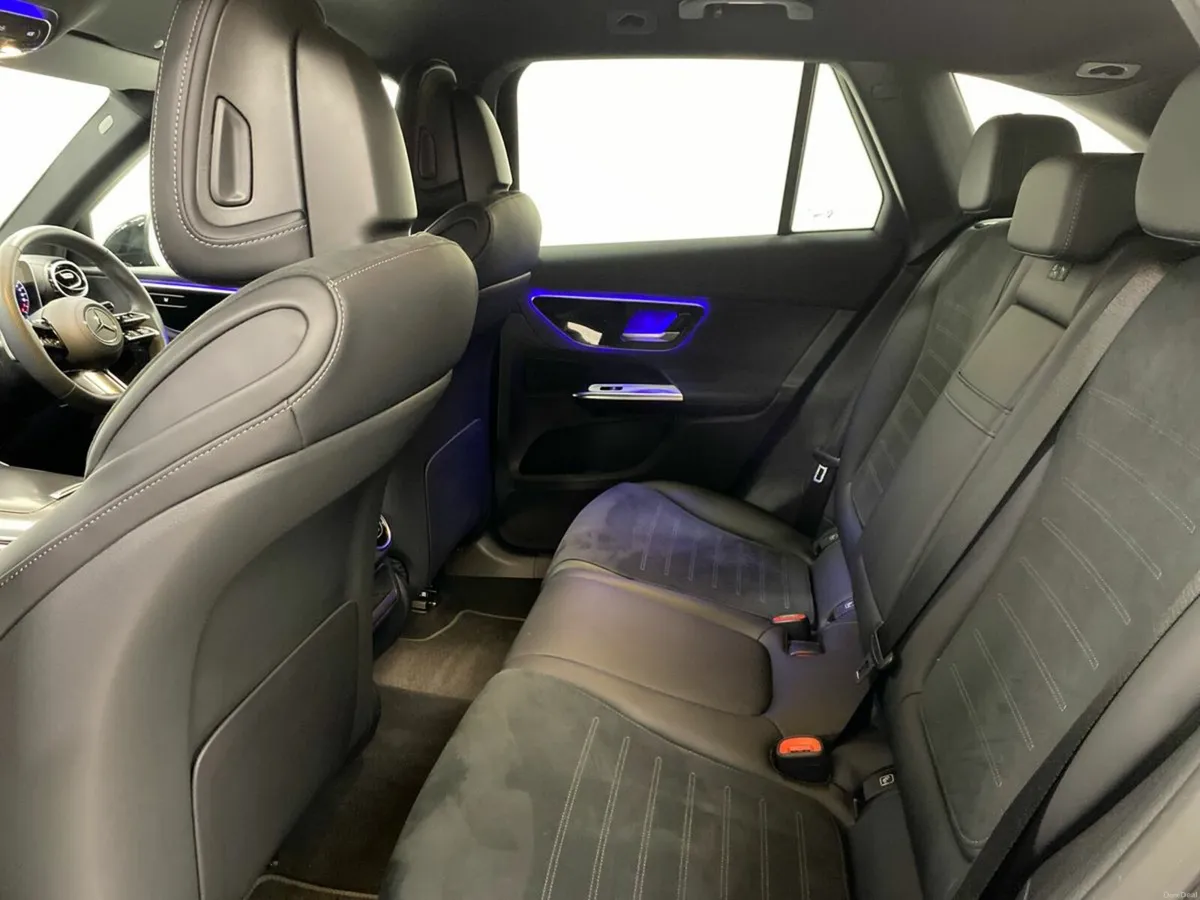 Mercedes-Benz GLC GLC 300e Urban Edition | Reversi - Image 4