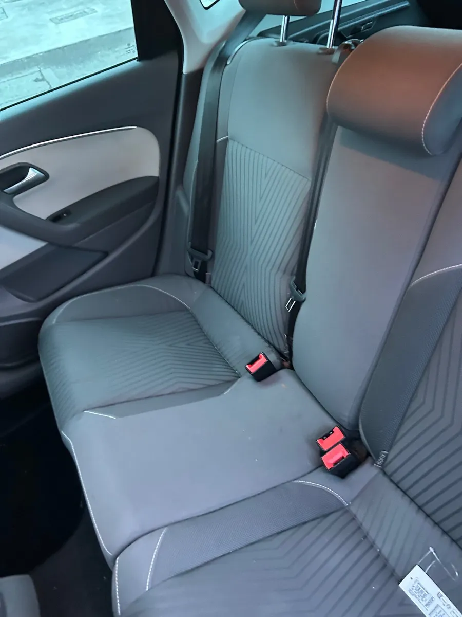 Volkswagen Polo 2015 - Image 1