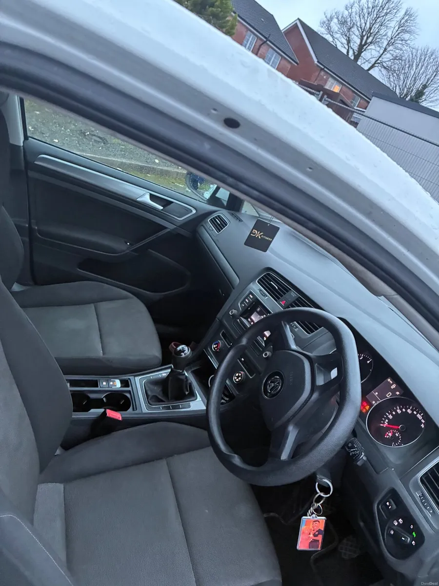 Volkswagen Golf 2013 - Image 2