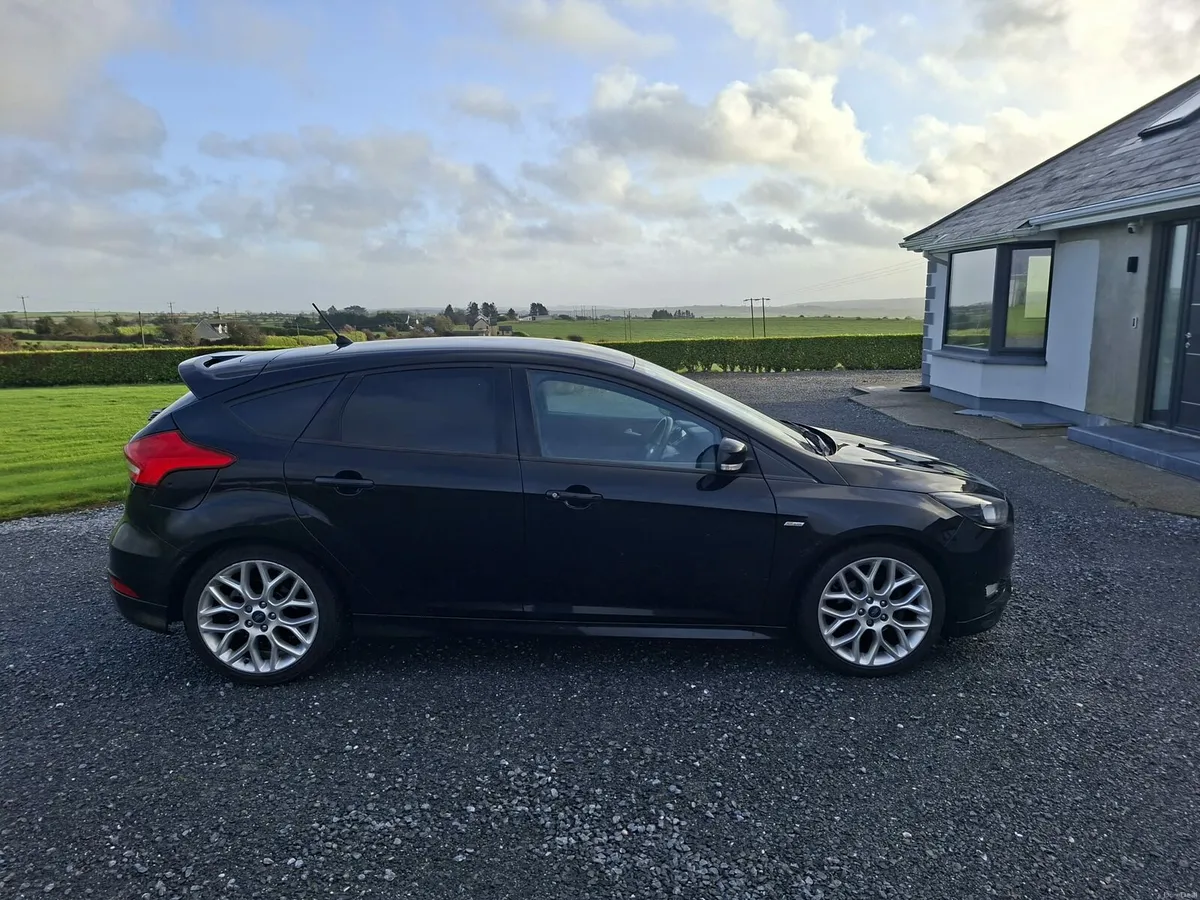 2018 Ford Focus 1.0 ST-LINE ECOBOOST 140HP 5DR - Image 3