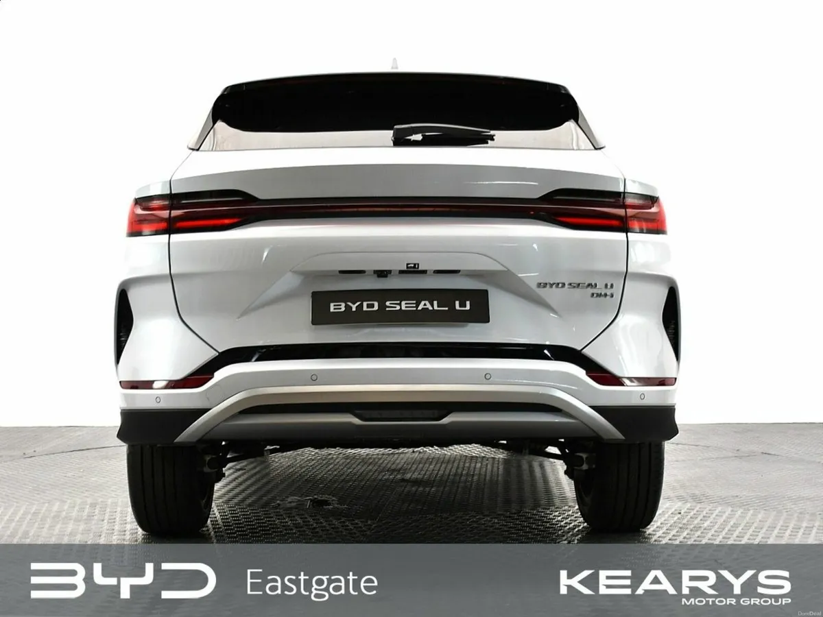 BYD SEAL U Boost Pan roof, heated seats, heated st - Image 6