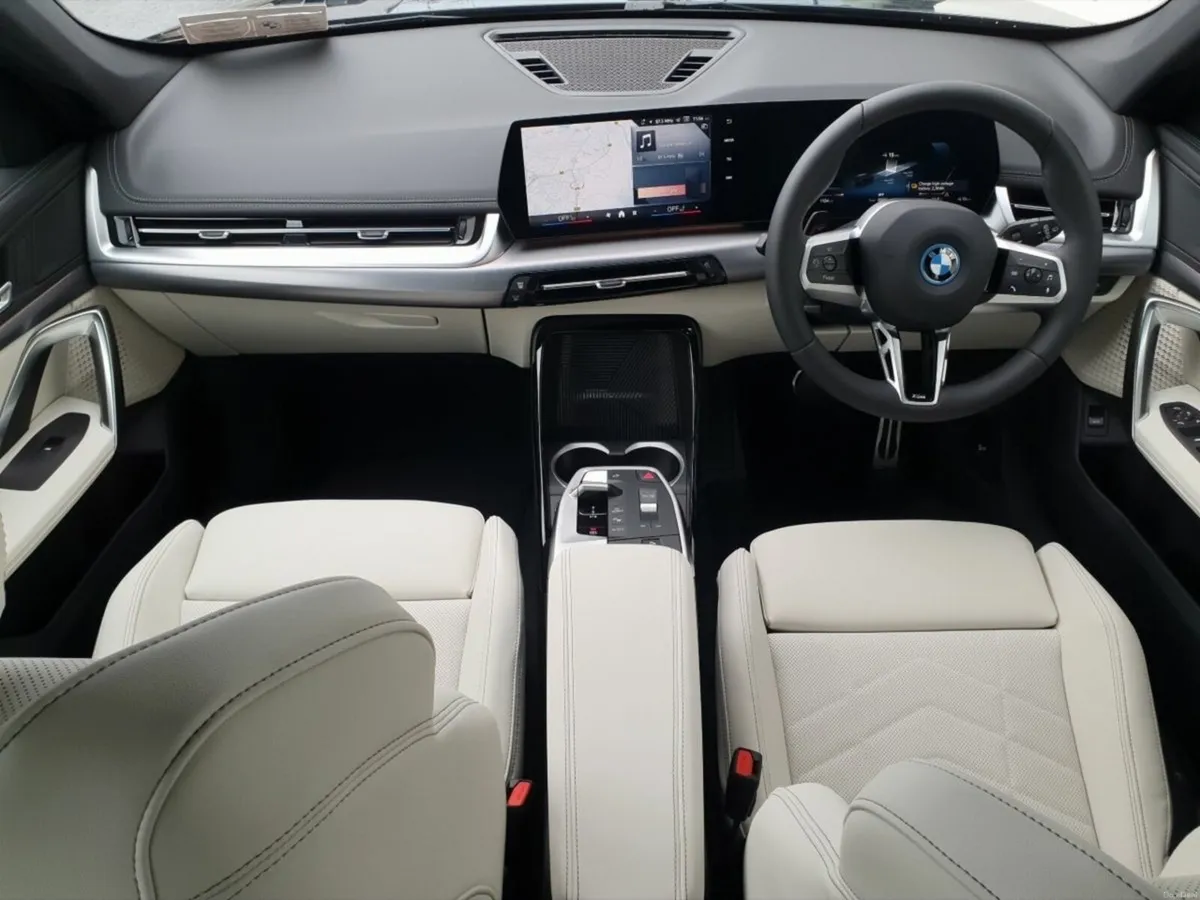 BMW iX1 iX1 eDrive20 M Sport - Image 4