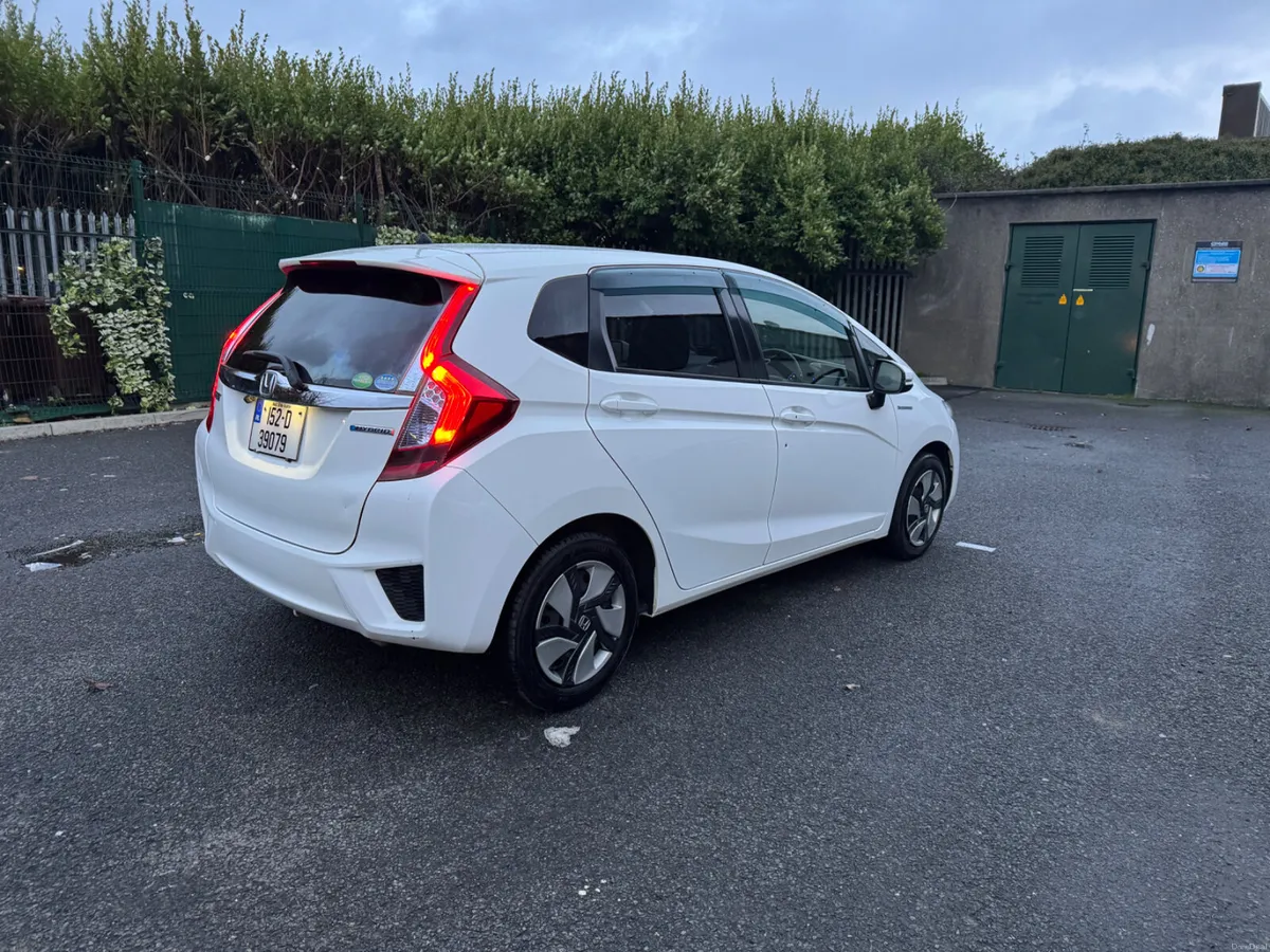 Honda Fit 2015 hybrid 1.5 Automatic - Image 4