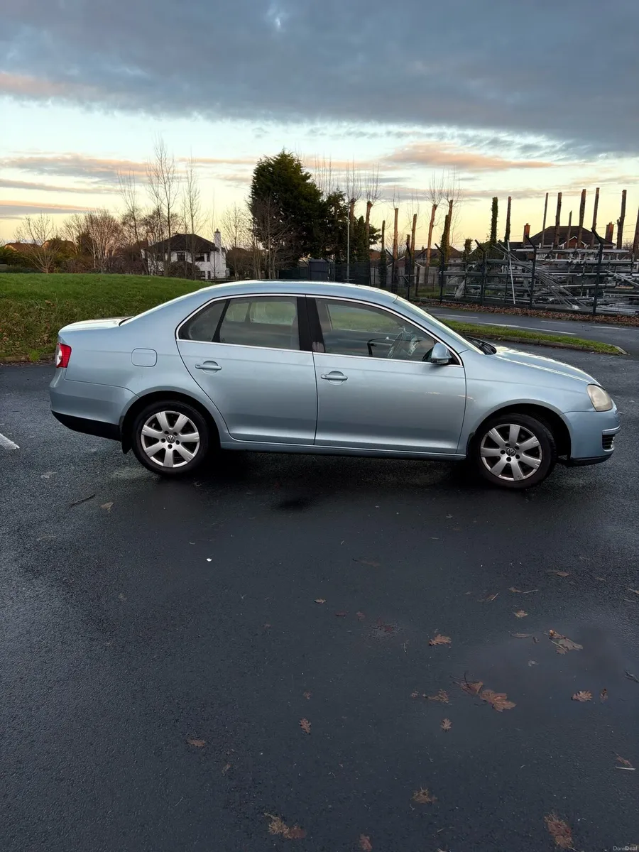 Volkswagen Jetta - Image 2