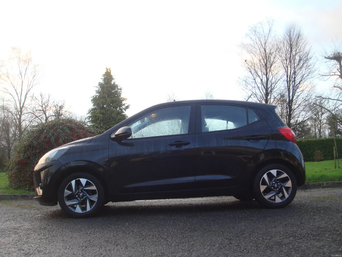 232 I10 Advance 1.0 5 Door €190 Tax - Image 2