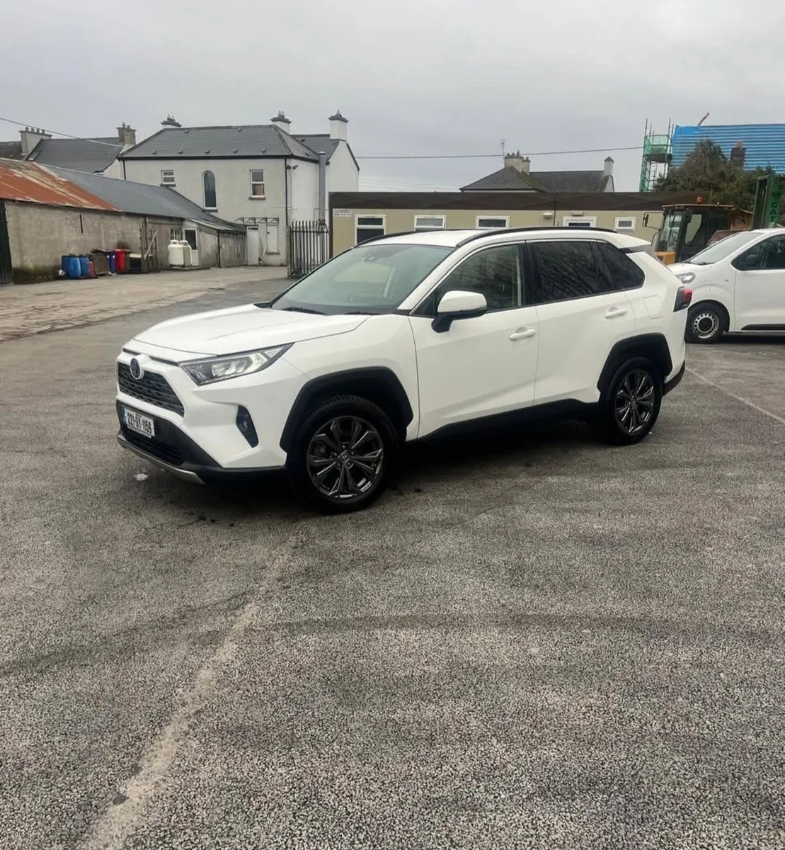 221 Toyota RAV4 Hybrid Automatic - Image 4
