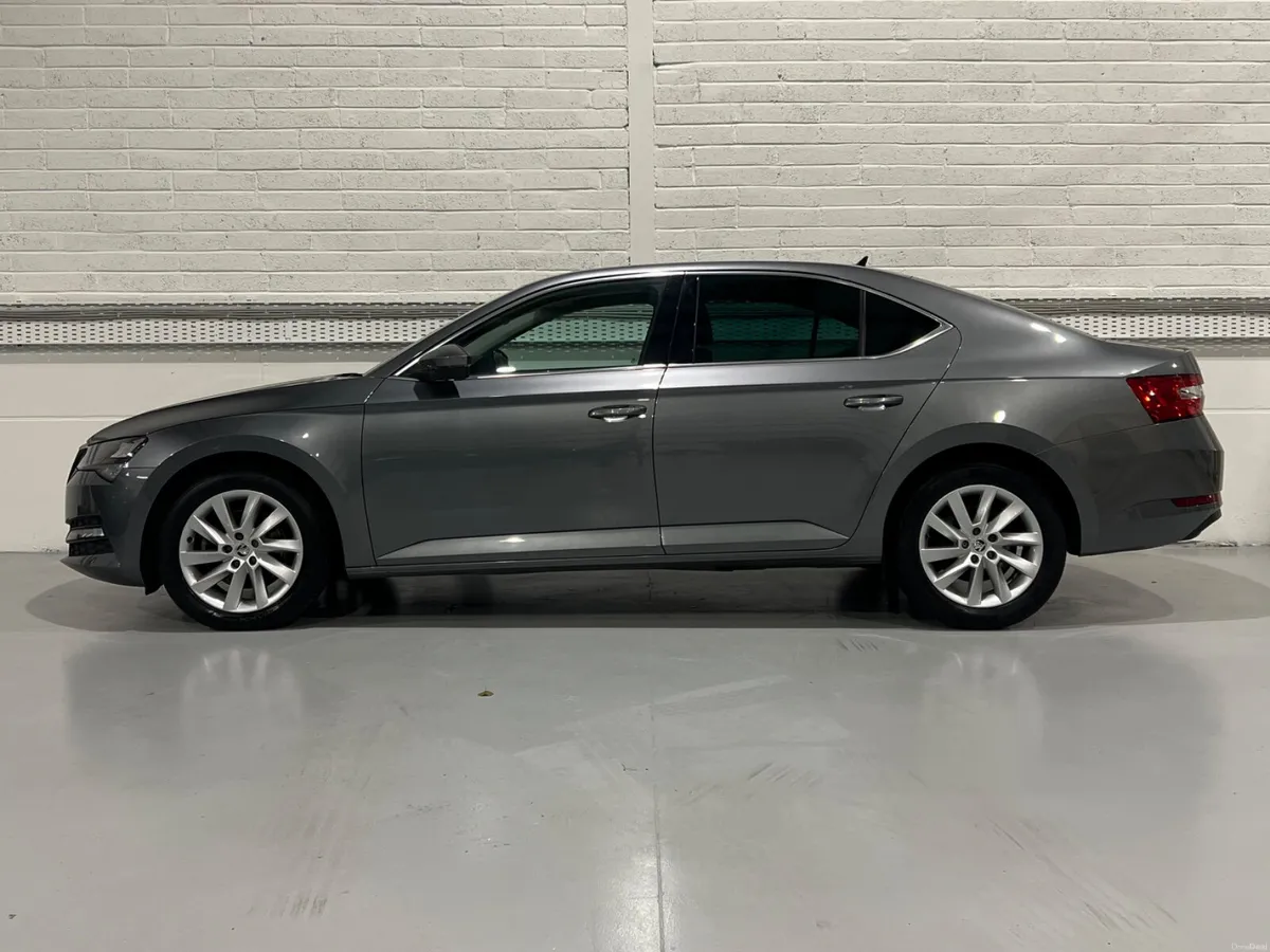 Skoda Superb SE Tech(Style) 2.0TDI 150bhp DSG Auto - Image 4