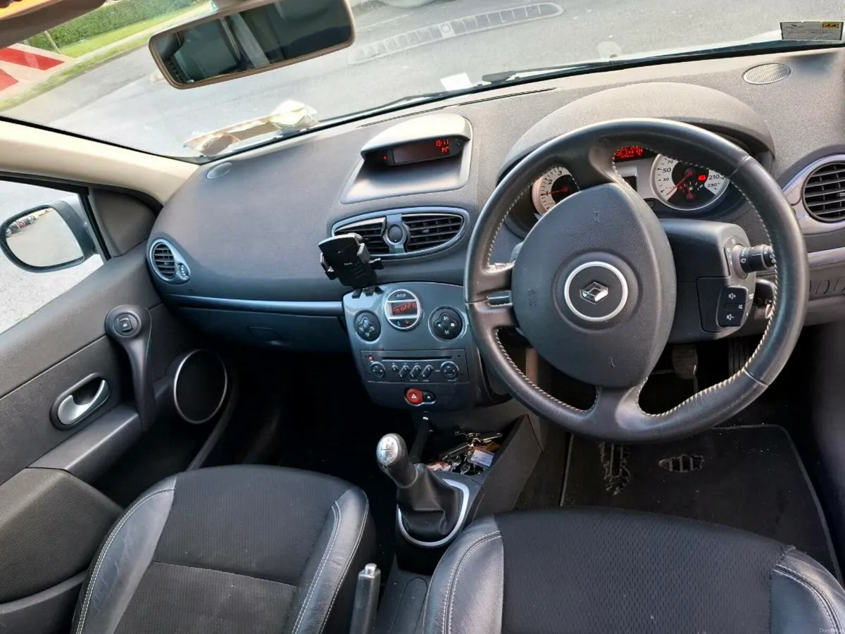 Renault Clio - Image 4