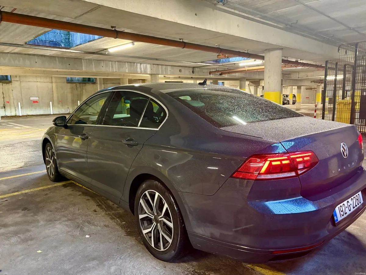 Volkswagen Passat 1.6 TDI DSG AUTO - Image 2