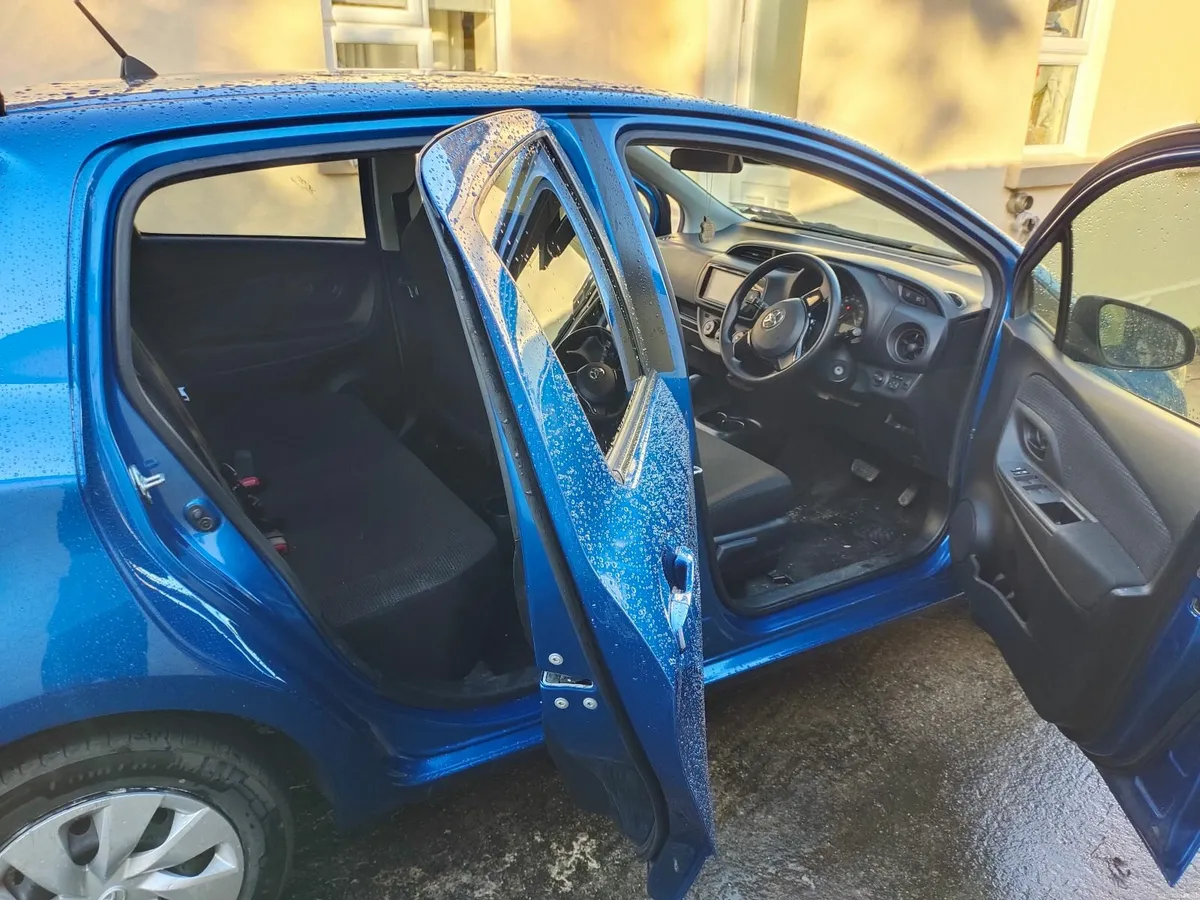 Toyota Vitz 2019 (fixed price) on urgent sell - Image 4