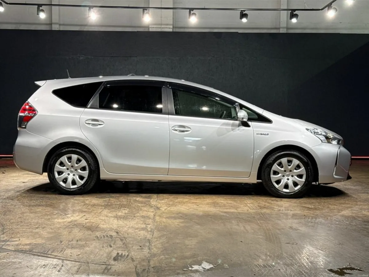 Toyota Prius 1.8 - Image 3