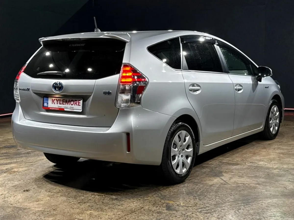 Toyota Prius 1.8 - Image 4