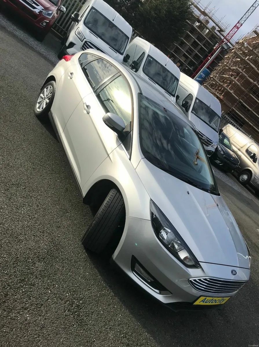 FORD FOCUS TITANIUM (TOP MODEL), LOW MILEAGE - Image 4