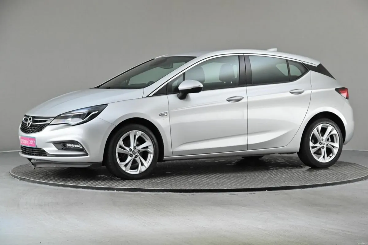 Opel Astra 1.6CDTi 110BHP +SRI - Image 4