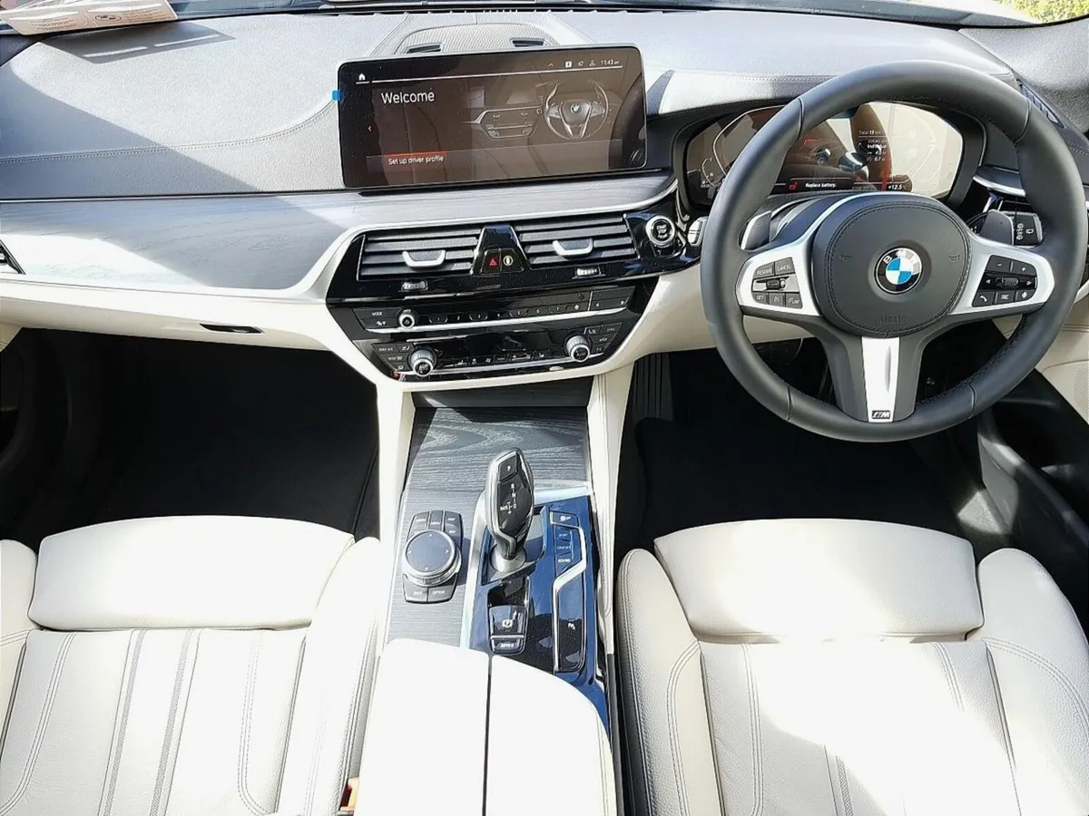 BMW 5-Series 520d M Sport Touring - Image 4