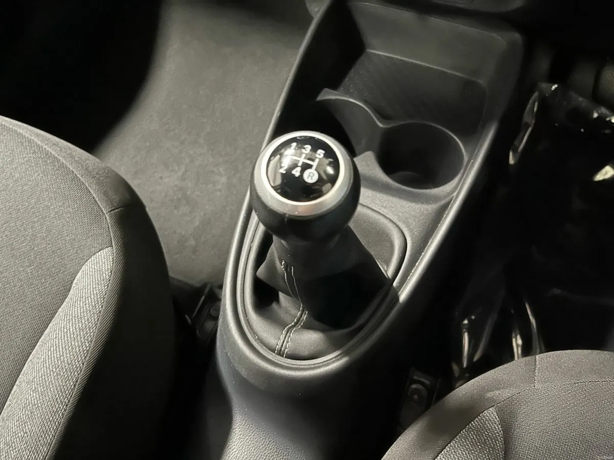 Toyota Aygo X Pulse 1.0 - Reversing Camera - Air-C - Image 4