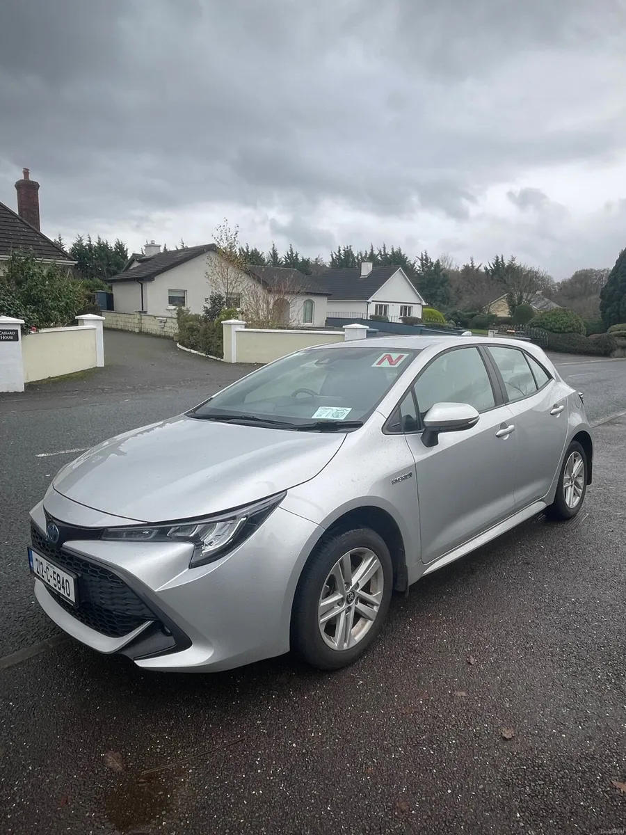 2021 Toyota Corolla HYBRID LUNA H/B 4DR AUTO - Image 2