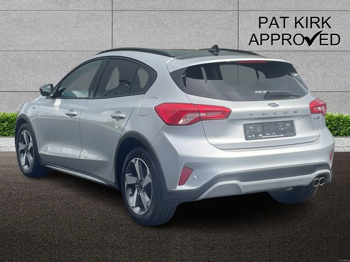 Ford Focus Hatchback Active Edition - Image 2