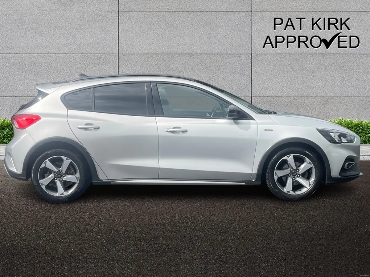 Ford Focus Hatchback Active Edition - Image 3