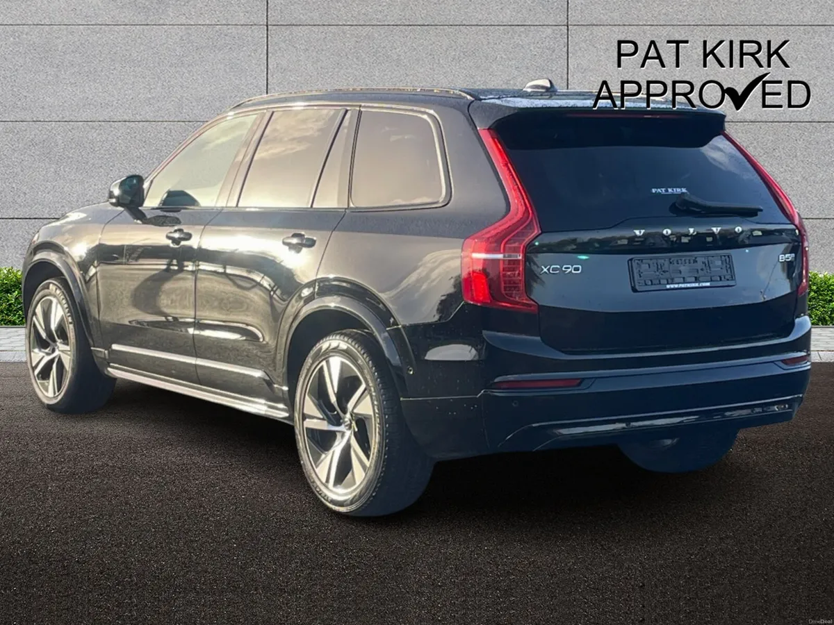 Volvo XC90 Diesel Estate Plus - Image 2