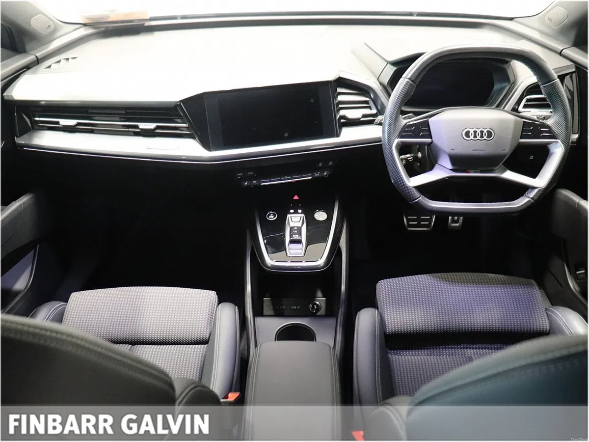 Q4 E-tron 45 S Line Black Edition - Image 4